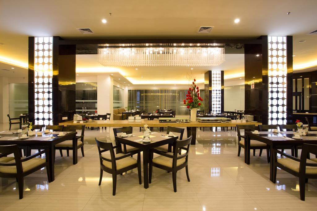 Golden Palace Hotel Lombok Mataram Exterior foto